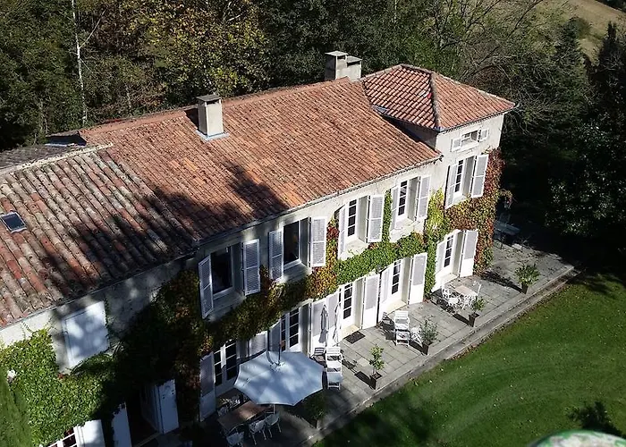 Chambres D'hotes Domaine Du Hameau Baylesse 3*