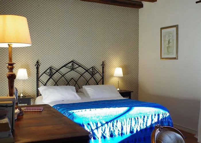 게스트하우스 Chambres D'hotes Domaine Du Hameau Baylesse Saint-Jean-d'Aigues-Vives